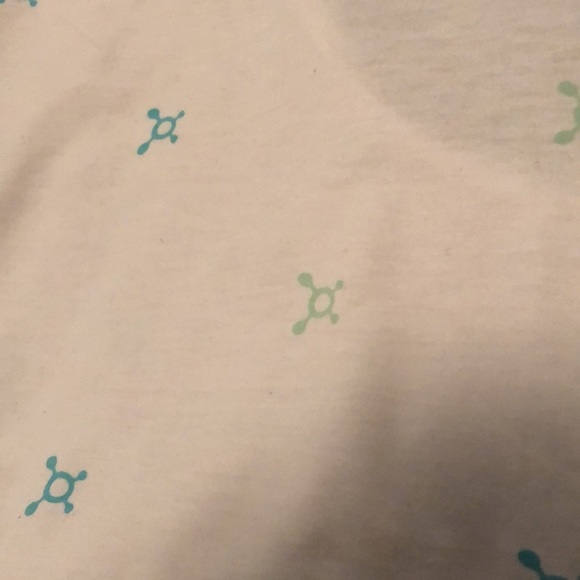 Orangetheory white crop top. Cap sleeve.  Scoop neck and back. EUC! - Picture 2 of 4